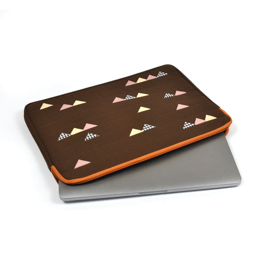 Mocha Cats Tooth Laptop Sleeve