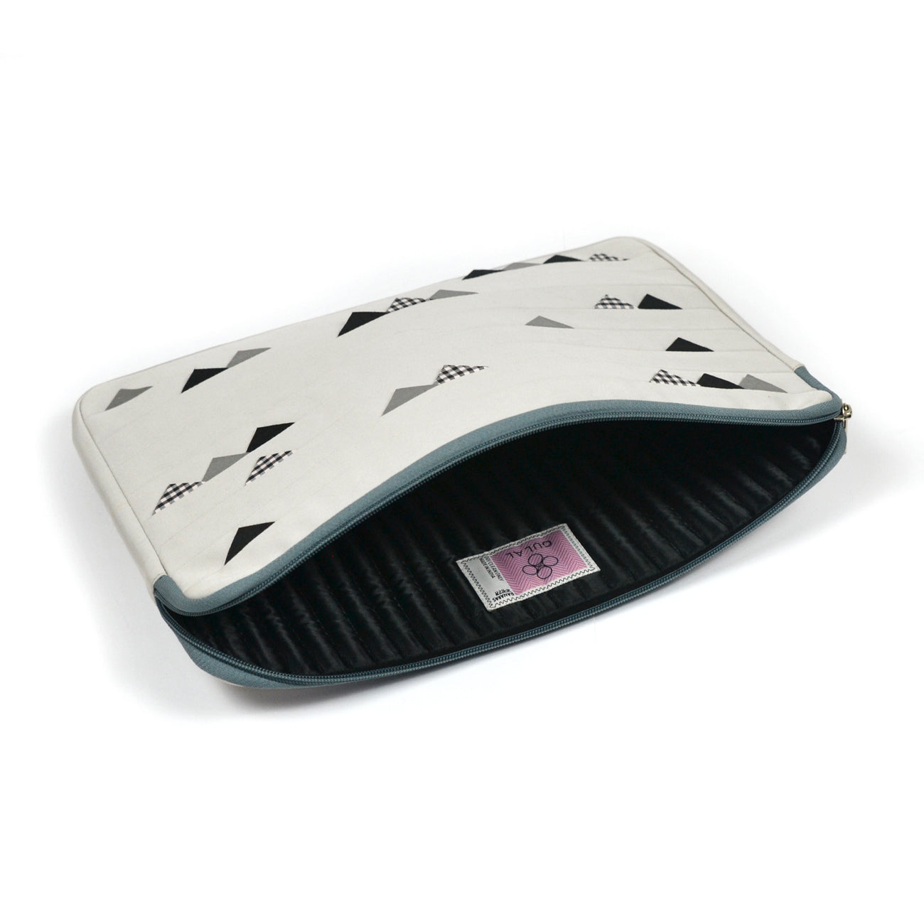 Gunmetal Cats Tooth Laptop Sleeve