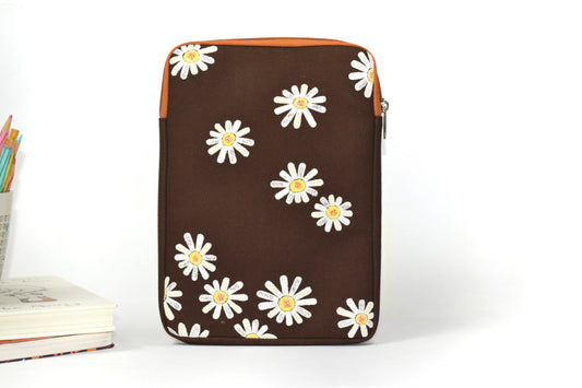 Latte Lazy Daisy Tablet Sleeve