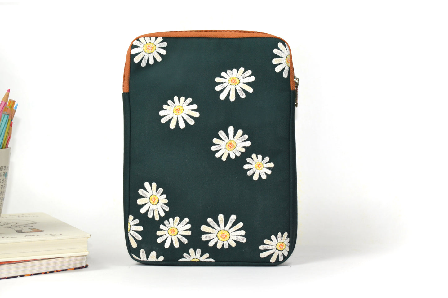 Verde Lazy Daisy Tablet Sleeve