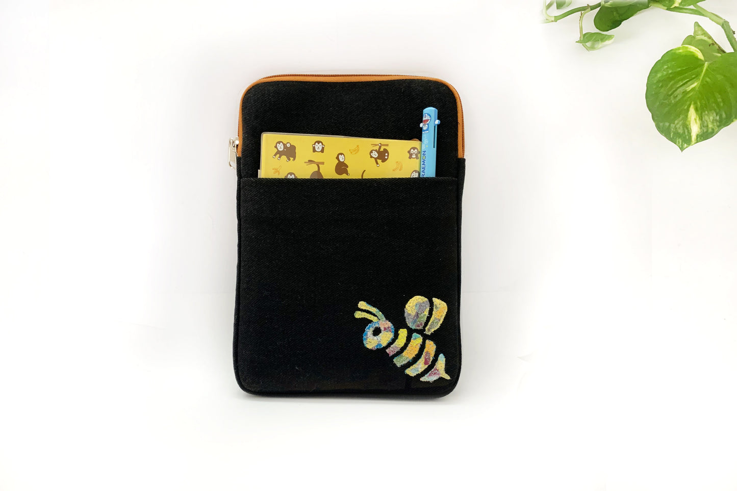 The Honey Bee & Daisy Tablet Sleeve