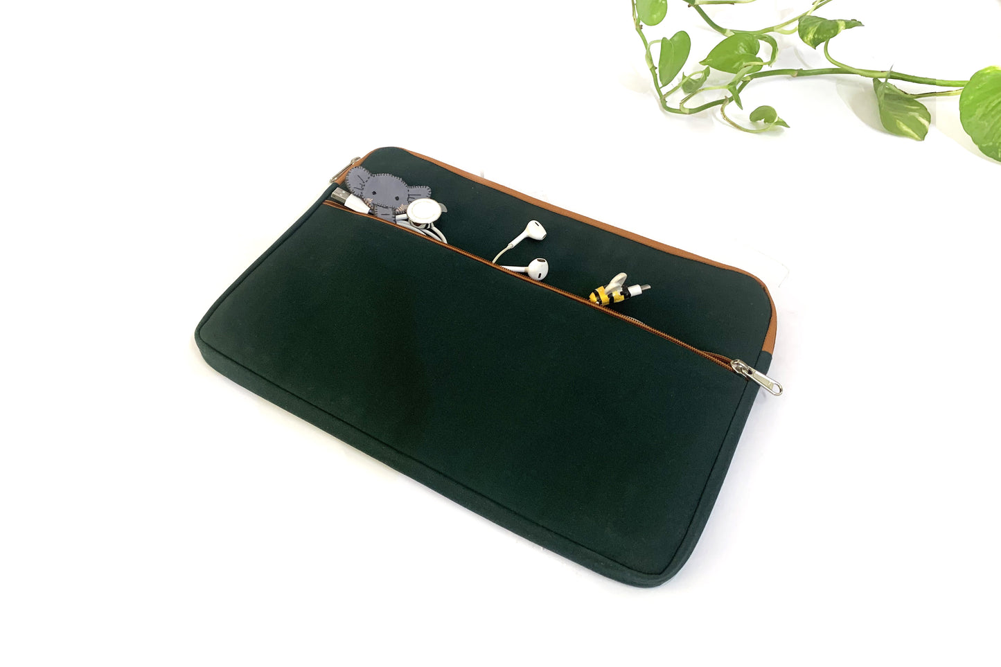 Verde Cats Tooth Laptop Sleeve