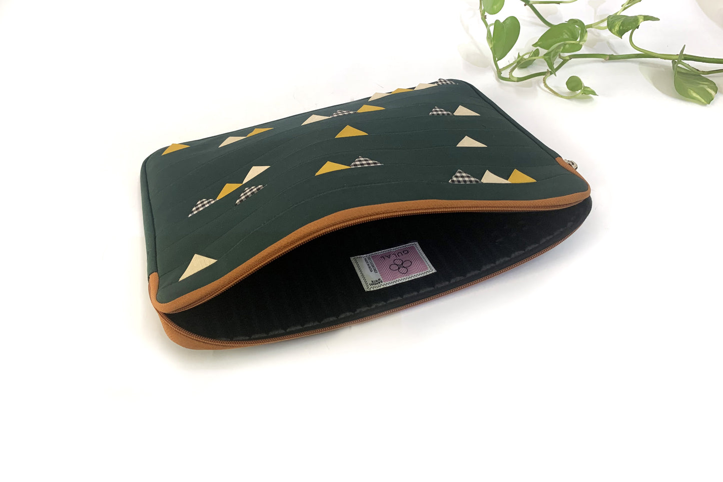 Verde Cats Tooth Laptop Sleeve