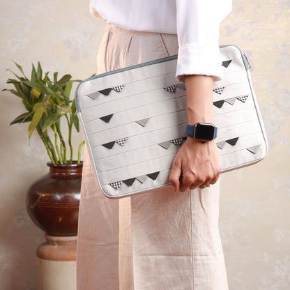 Gunmetal Cats Tooth Laptop Sleeve