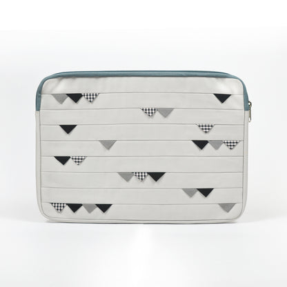 Gunmetal Cats Tooth Laptop Sleeve