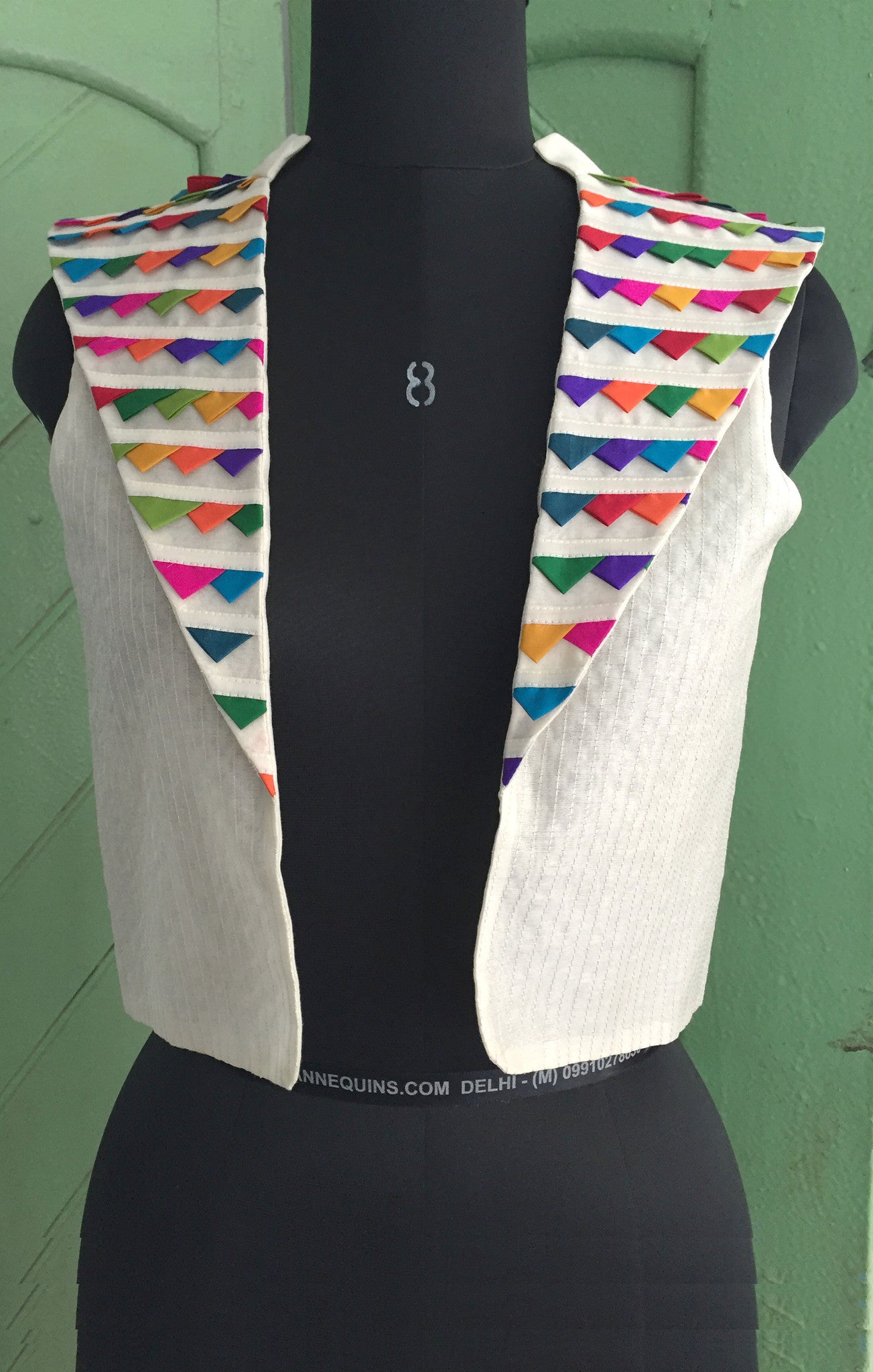 QUILTED SHORT JACKET WITH EXAGGERATED COLLAR - Gulal 
